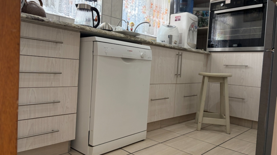 2 Bedroom Property for Sale in Miederpark North West